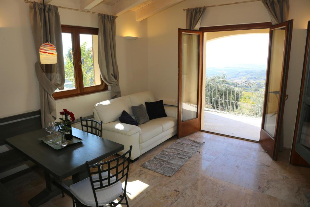 Casa Vacanze Squarcialupi Кастелина ин Шианти Экстерьер фото