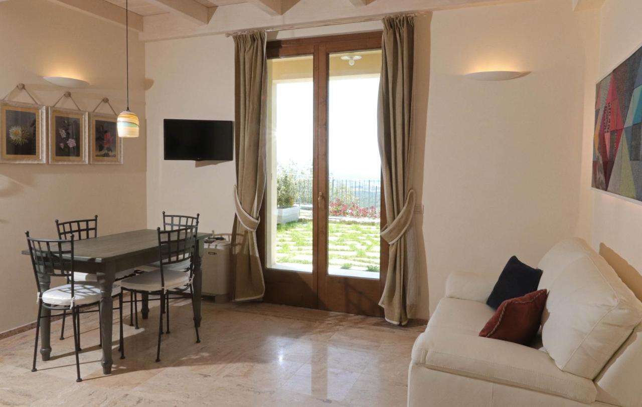 Casa Vacanze Squarcialupi Кастелина ин Шианти Экстерьер фото