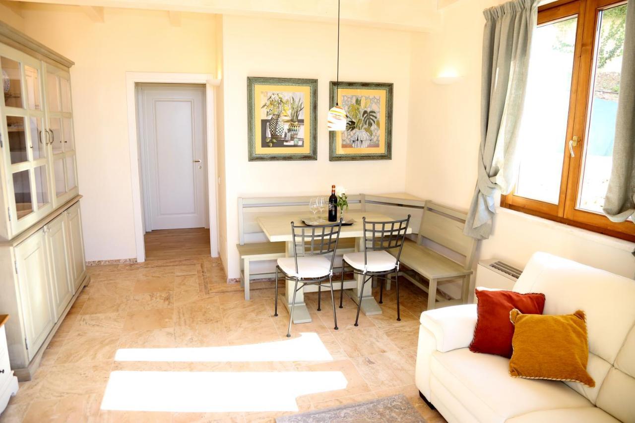 Casa Vacanze Squarcialupi Кастелина ин Шианти Экстерьер фото