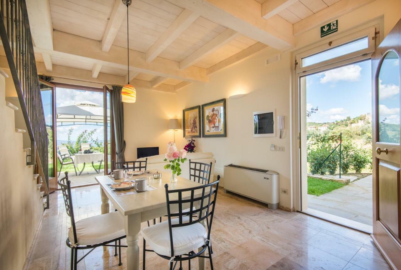 Casa Vacanze Squarcialupi Кастелина ин Шианти Экстерьер фото