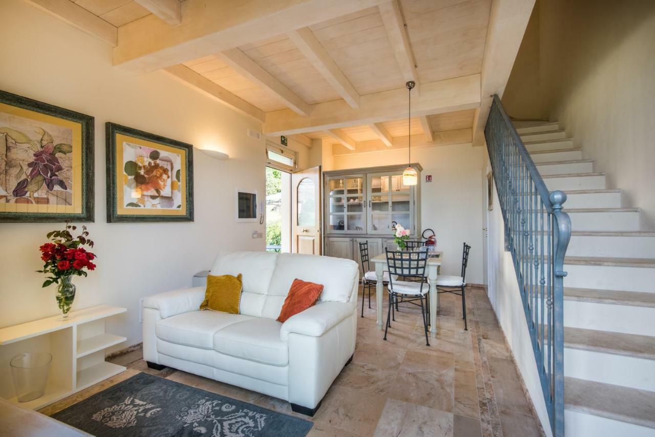 Casa Vacanze Squarcialupi Кастелина ин Шианти Экстерьер фото