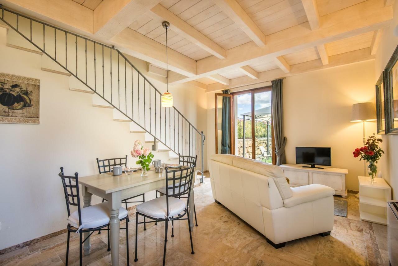 Casa Vacanze Squarcialupi Кастелина ин Шианти Экстерьер фото