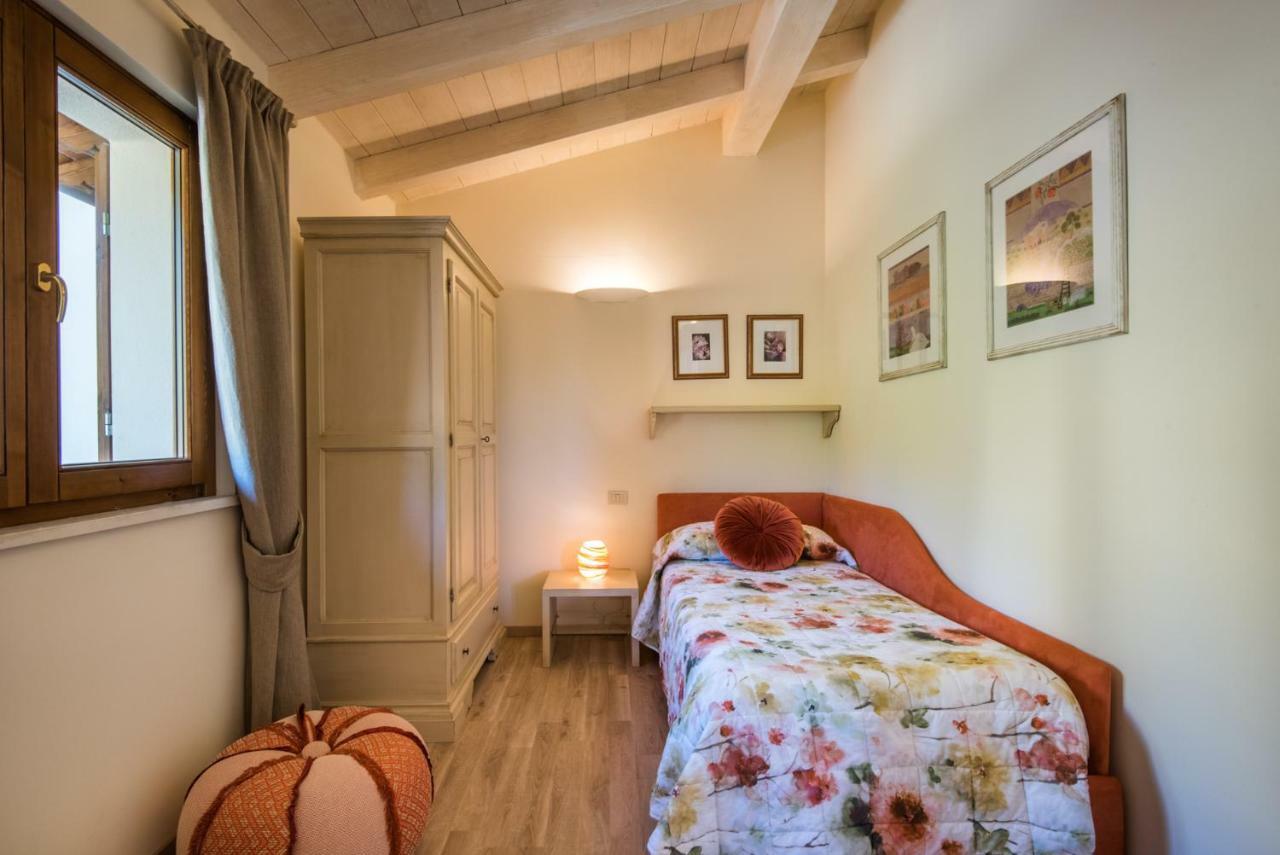 Casa Vacanze Squarcialupi Кастелина ин Шианти Экстерьер фото